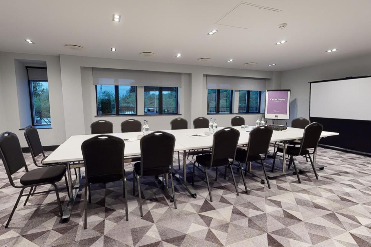 Village Hotel Newcastle Holystone  ภายนอก รูปภาพ