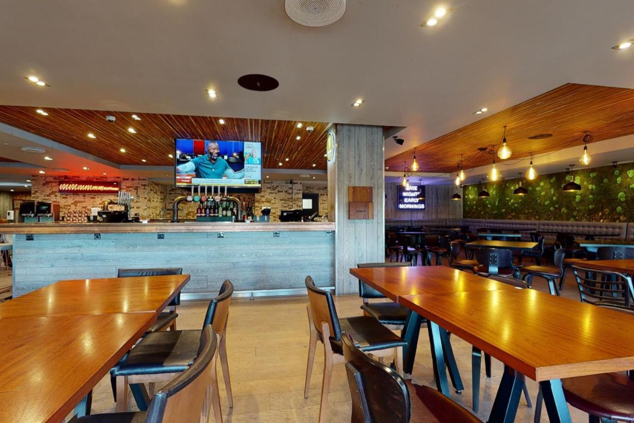 Village Hotel Newcastle Holystone  ภายนอก รูปภาพ