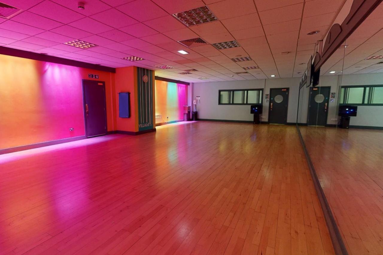 Village Hotel Newcastle Holystone  ภายนอก รูปภาพ